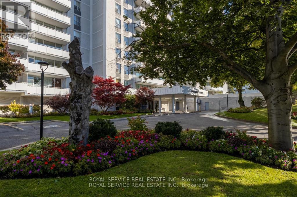 Property at 1008 - 10 PARKWAY FOREST DRIVE image 3