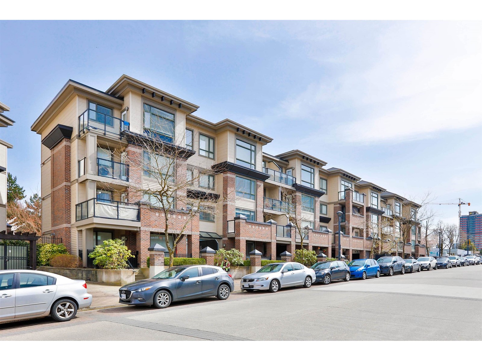 328 10838 City Parkway, Surrey, British Columbia  V3T 5X9 - Photo 1 - R2996852