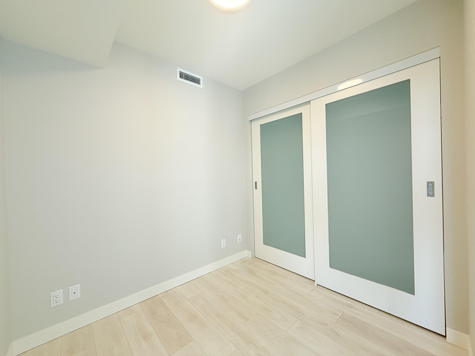 808 13318 104 Avenue, Surrey, British Columbia  V3T 0R2 - Photo 15 - R2997051