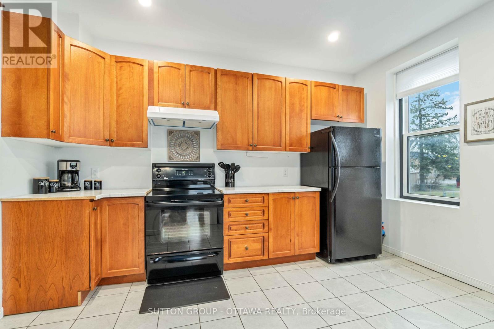 25 James Street, Smiths Falls, Ontario  K7A 1W7 - Photo 4 - X12115759