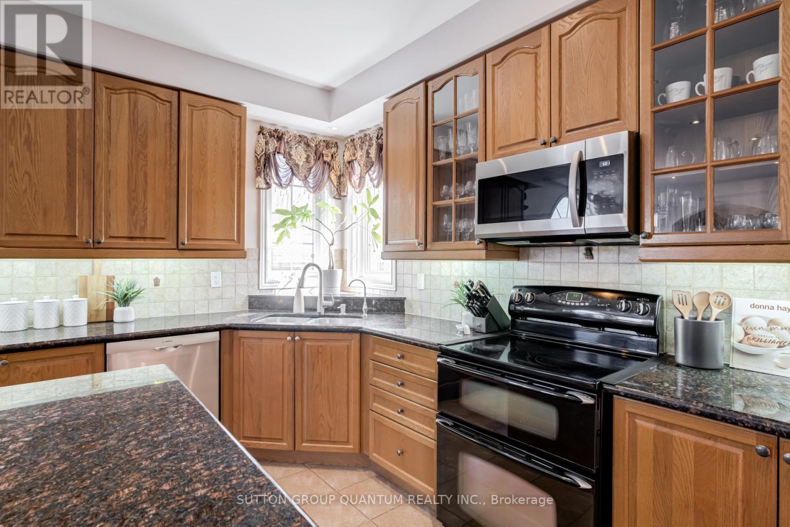 49 Supino Crescent, Brampton, Ontario  L6P 1X3 - Photo 11 - W12118070
