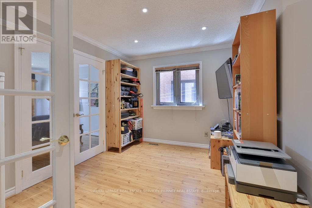 391 March Crescent, Oakville, Ontario  L6H 5X7 - Photo 13 - W12118082