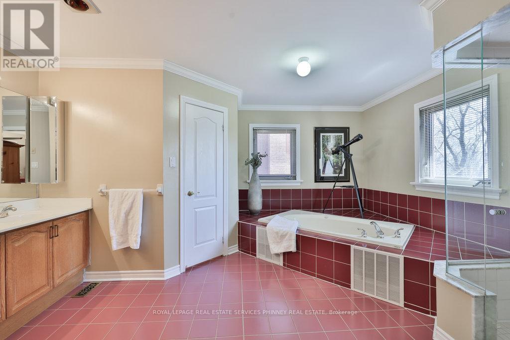 391 March Crescent, Oakville, Ontario  L6H 5X7 - Photo 16 - W12118082