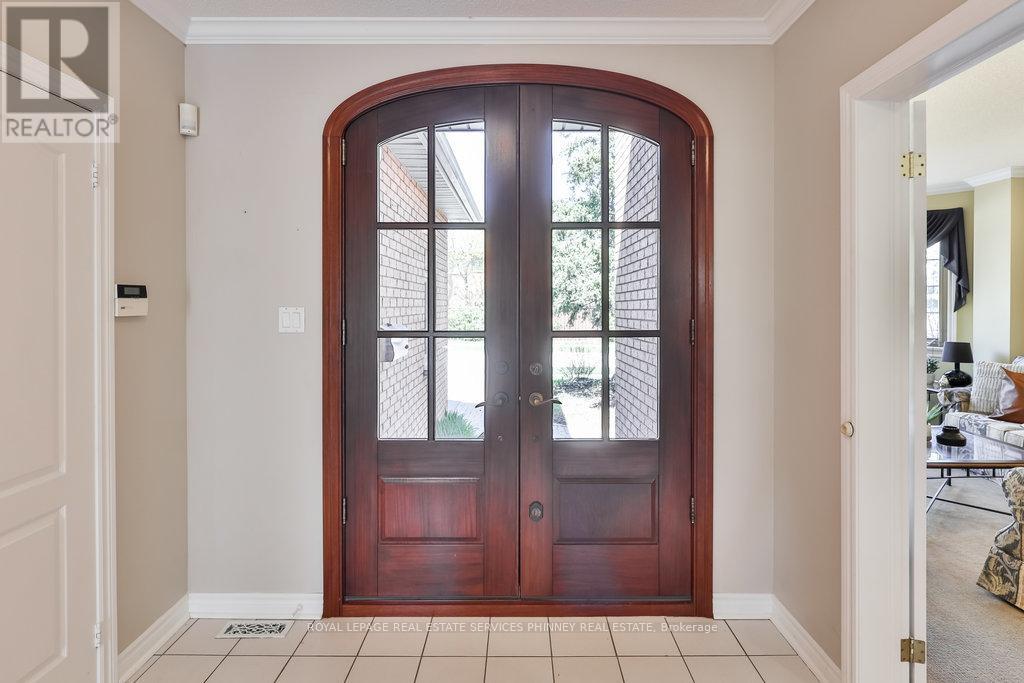 391 March Crescent, Oakville, Ontario  L6H 5X7 - Photo 5 - W12118082