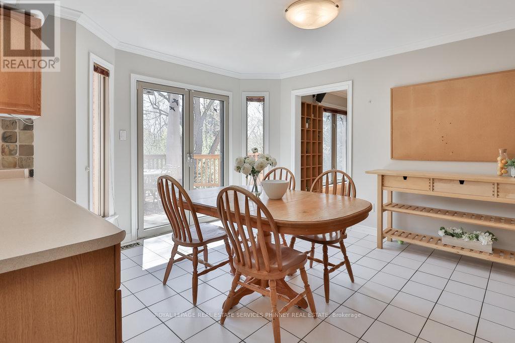 391 March Crescent, Oakville, Ontario  L6H 5X7 - Photo 8 - W12118082