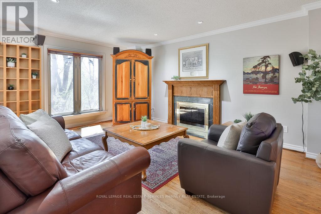 391 March Crescent, Oakville, Ontario  L6H 5X7 - Photo 9 - W12118082