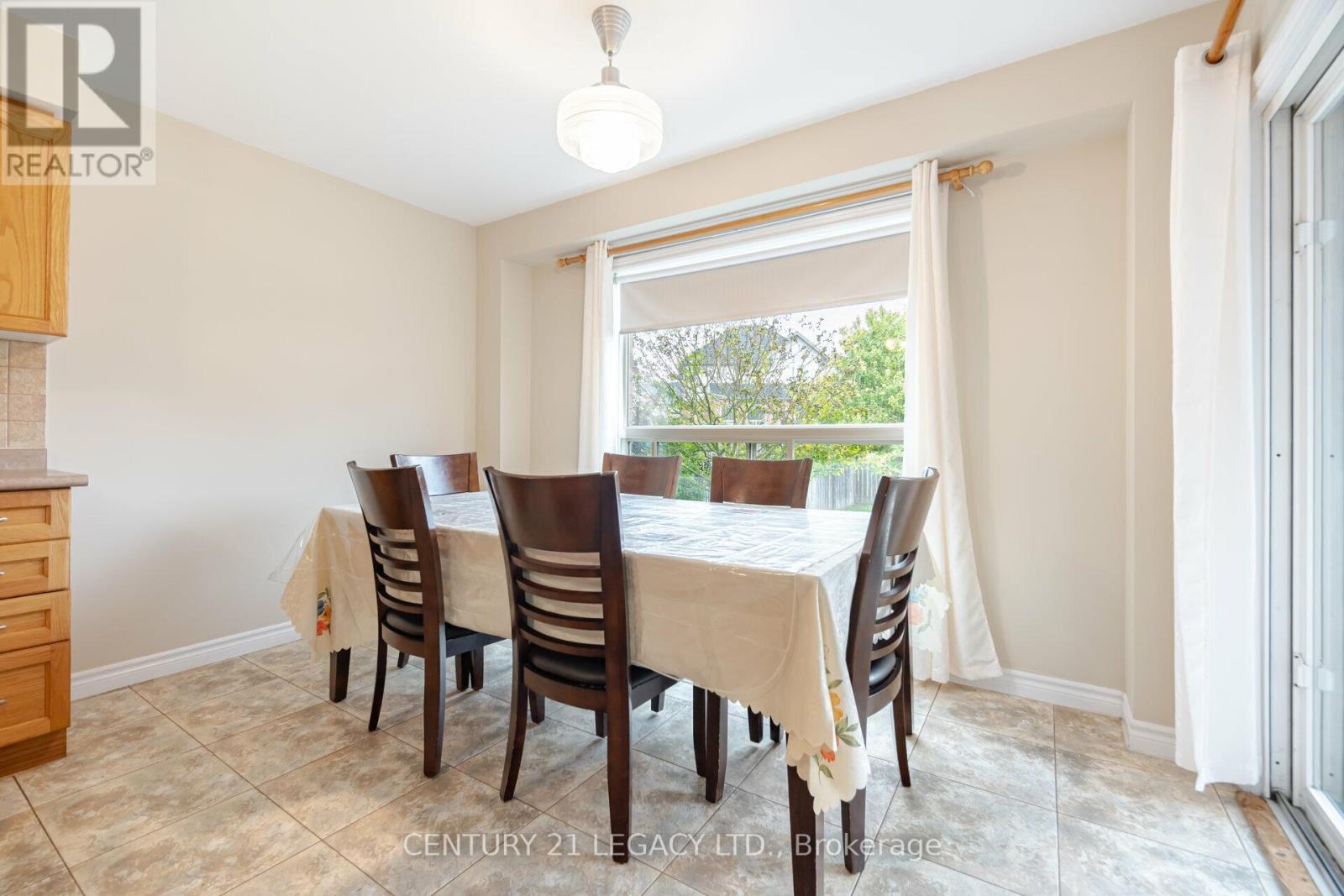44 Dominion Drive, Guelph, Ontario  N1L 0B4 - Photo 12 - X12118042