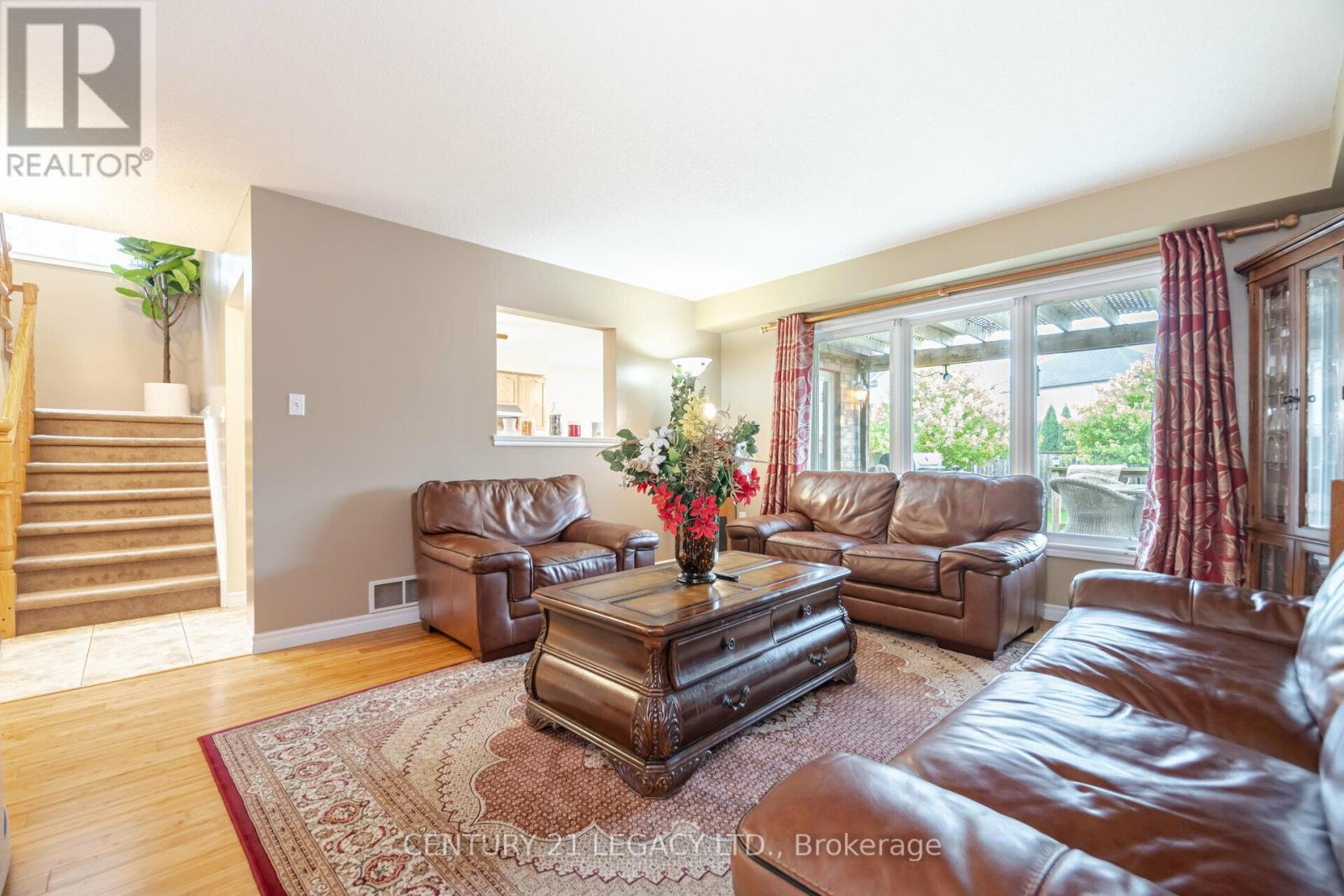 44 Dominion Drive, Guelph, Ontario  N1L 0B4 - Photo 7 - X12118042
