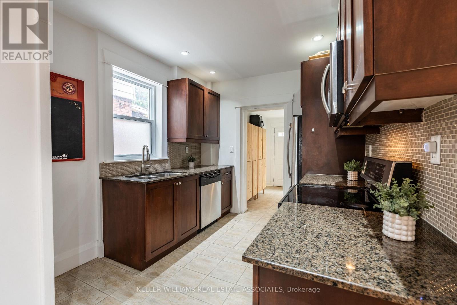 77 Harris Avenue, Toronto (East End-Danforth), Ontario  M4C 1P5 - Photo 15 - E12118109