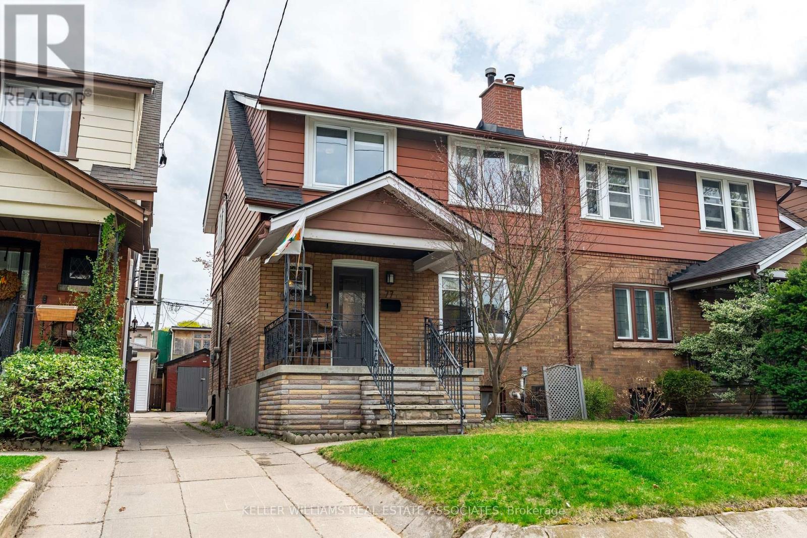 77 Harris Avenue, Toronto (East End-Danforth), Ontario  M4C 1P5 - Photo 2 - E12118109