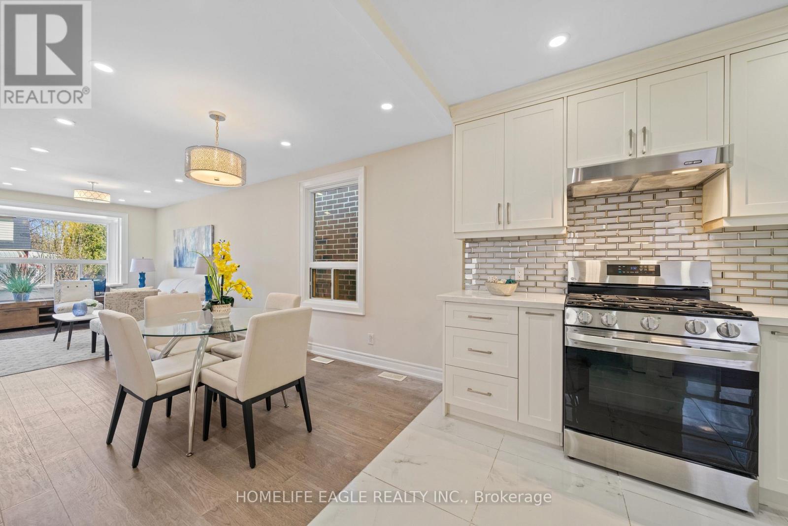 82 Haslam Street, Toronto (Birchcliffe-Cliffside), Ontario  M1N 3N7 - Photo 5 - E12118172