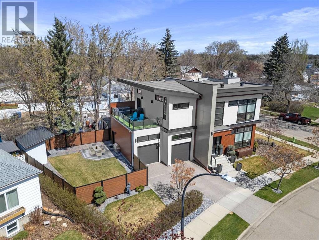 Property at 5830 45 Avenue image 2