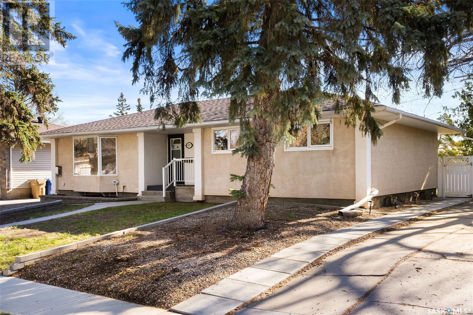 Property at 1955 Cowan CRESCENT image 2