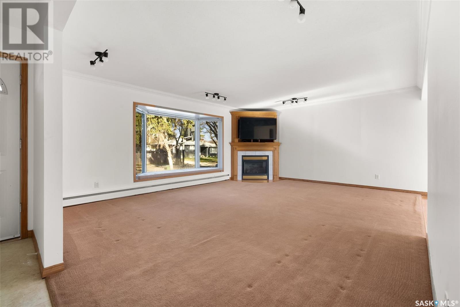 Property at 1955 Cowan CRESCENT image 3