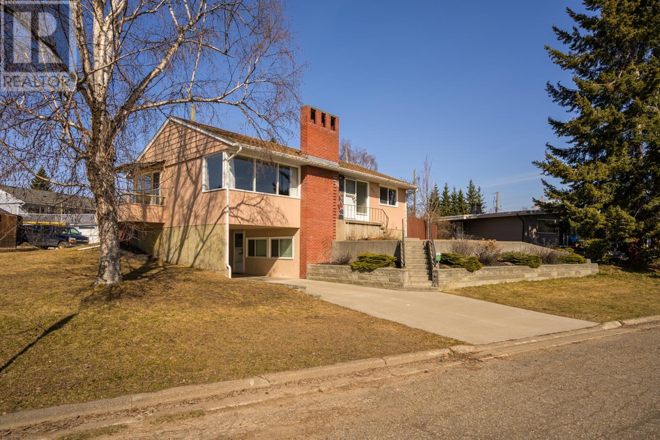 Property at 1573 EDMONTON STREET image 4