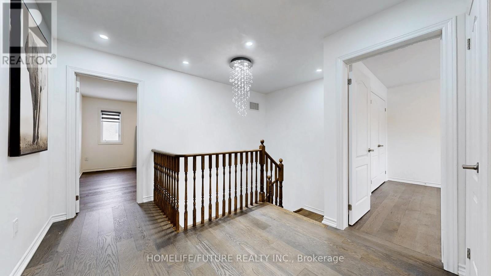 16 Valleo Street, Georgina, Ontario  L4P 0J9 - Photo 10 - N12118130