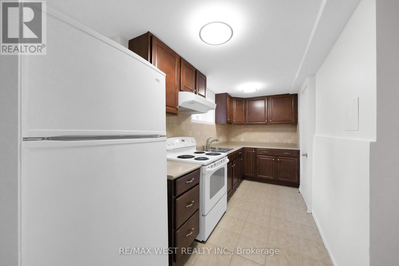 205 Alexander Road, Newmarket, Ontario  L3Y 5P2 - Photo 24 - N12118131