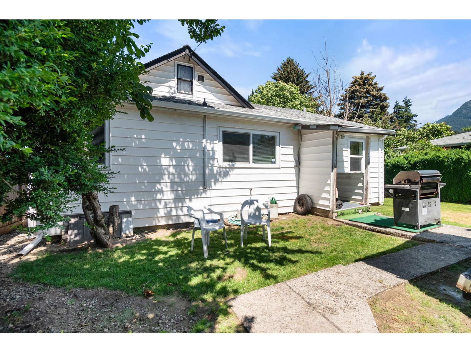 Property at 514 COMMISSION STREET image 2