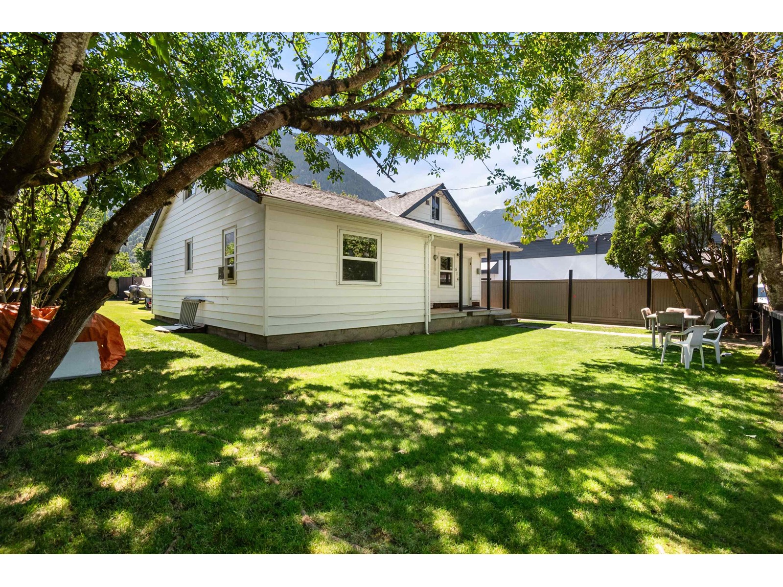 Property at 514 COMMISSION STREET image 1
