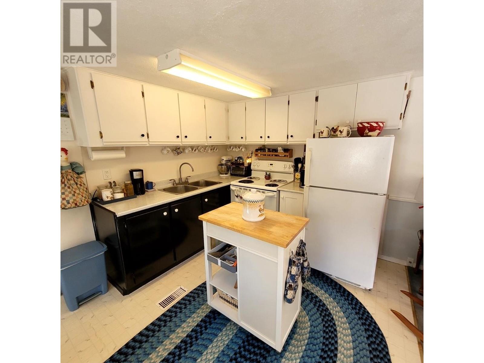 262 Jefferson Road, 150 Mile House, British Columbia  V0K 2G0 - Photo 6 - R2996535