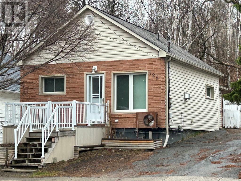 522 Montague Avenue, Sudbury, Ontario  P3C 4G8 - Photo 1 - 2121993