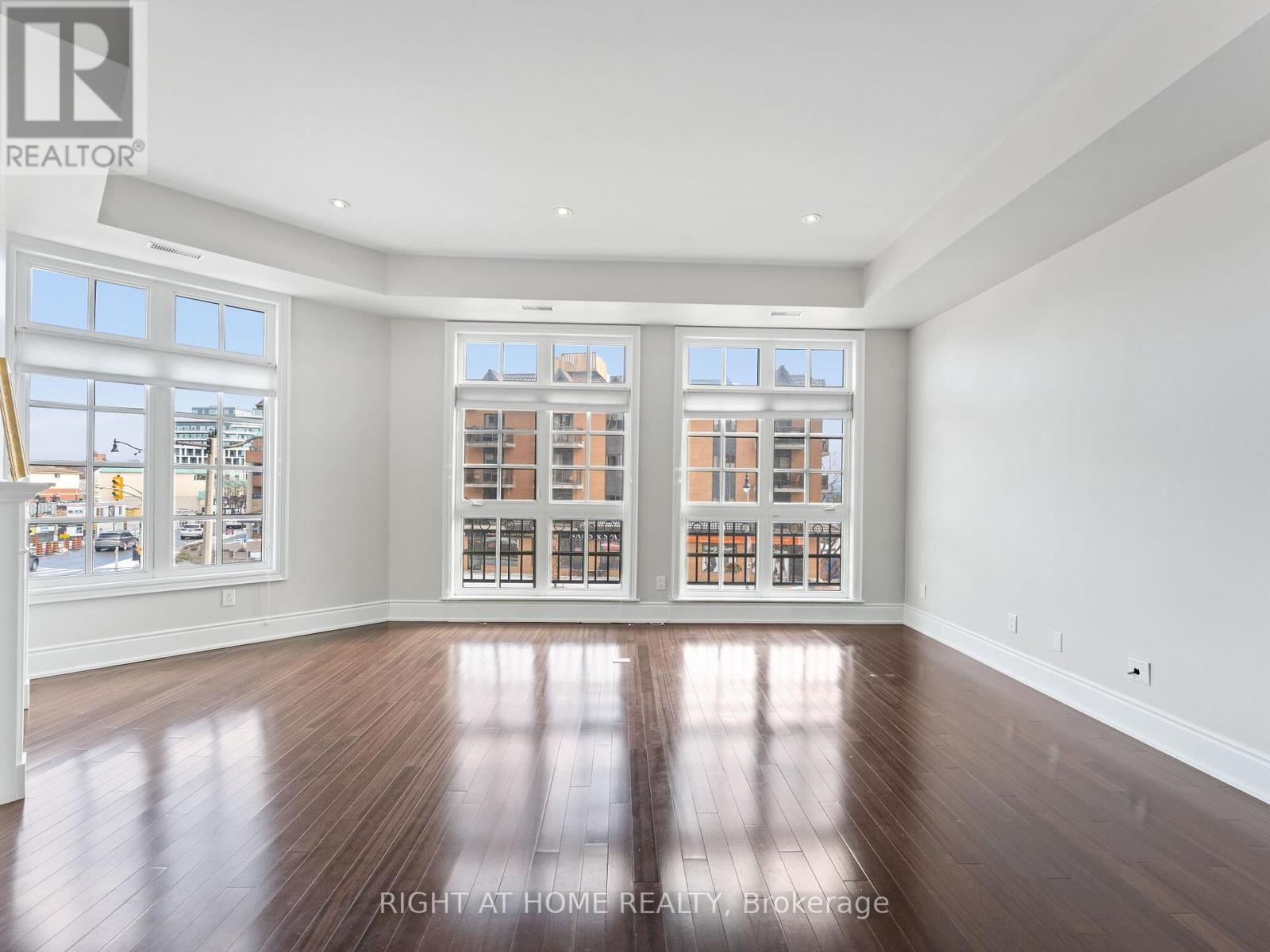 8 - 120 Bronte Road, Oakville, Ontario  L6L 3C1 - Photo 6 - W12118137