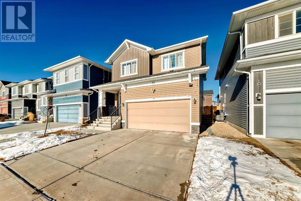 Property at 37 Red Sky Road NE image 2