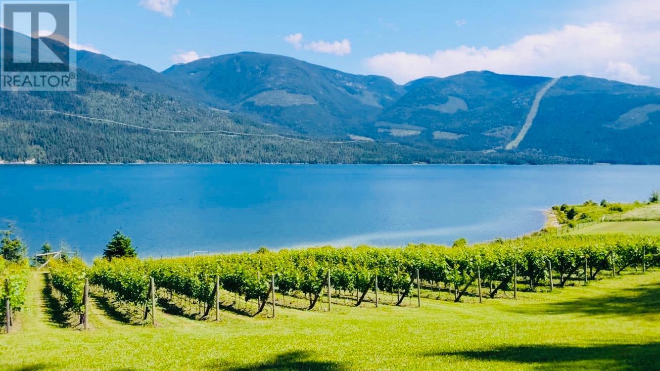 2 Lower Inonoaklin Road, Edgewood, British Columbia