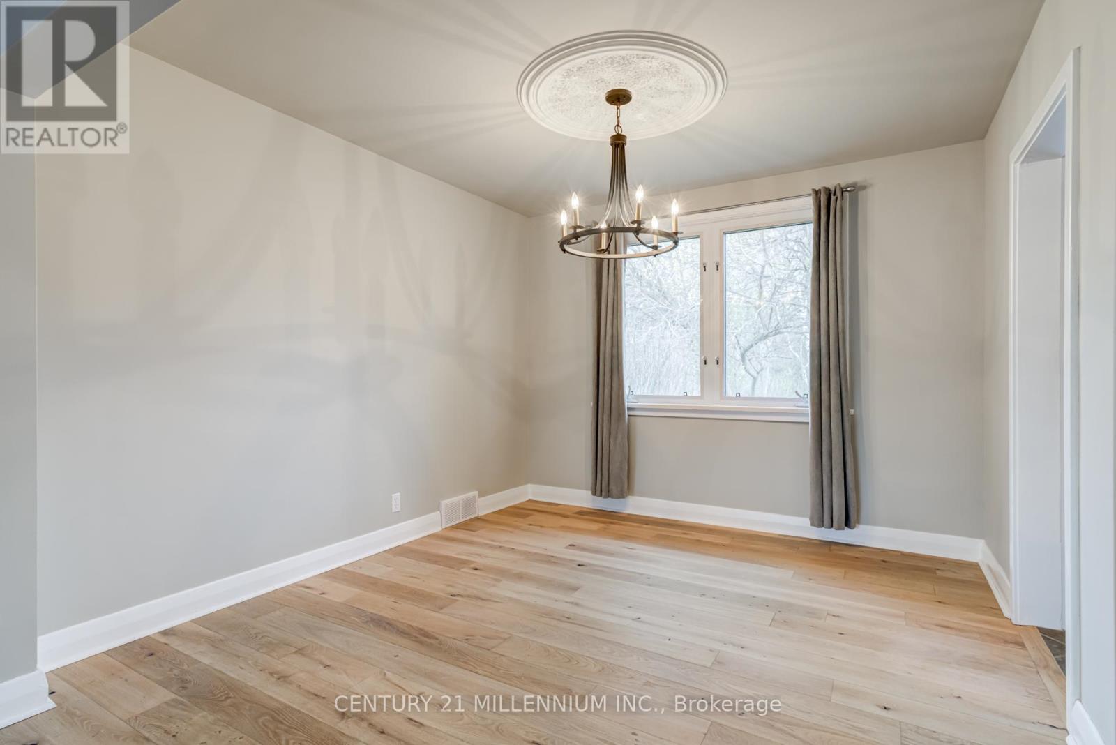 78 York Road, Guelph (St. Patrick's Ward), Ontario  N1E 3E6 - Photo 10 - X12118105
