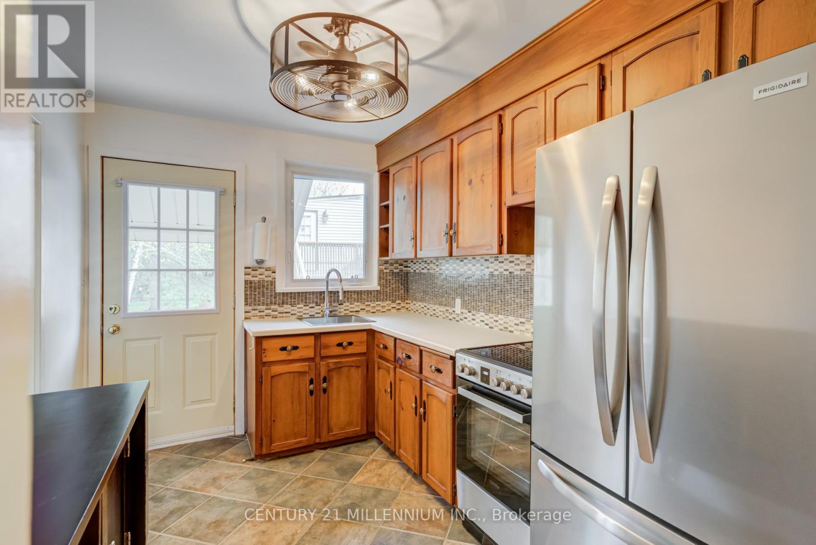 78 York Road, Guelph (St. Patrick's Ward), Ontario  N1E 3E6 - Photo 15 - X12118105