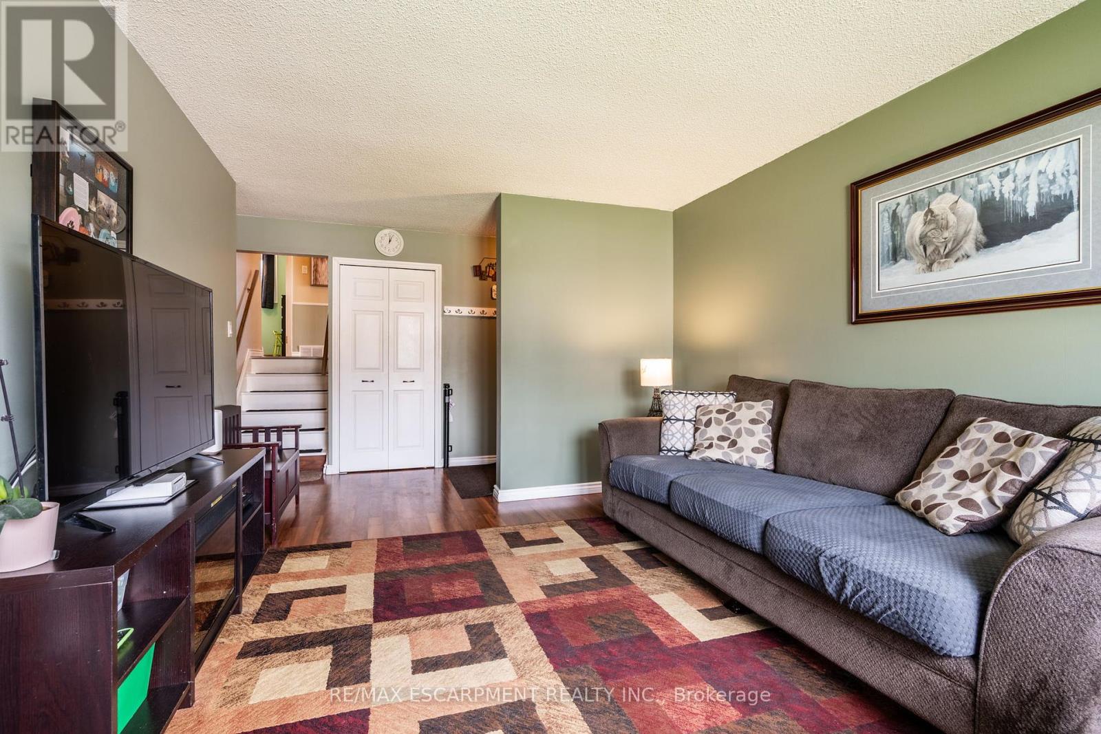 12 Brendan Court, Hamilton (Berrisfield), Ontario  L8T 4R4 - Photo 5 - X12118112