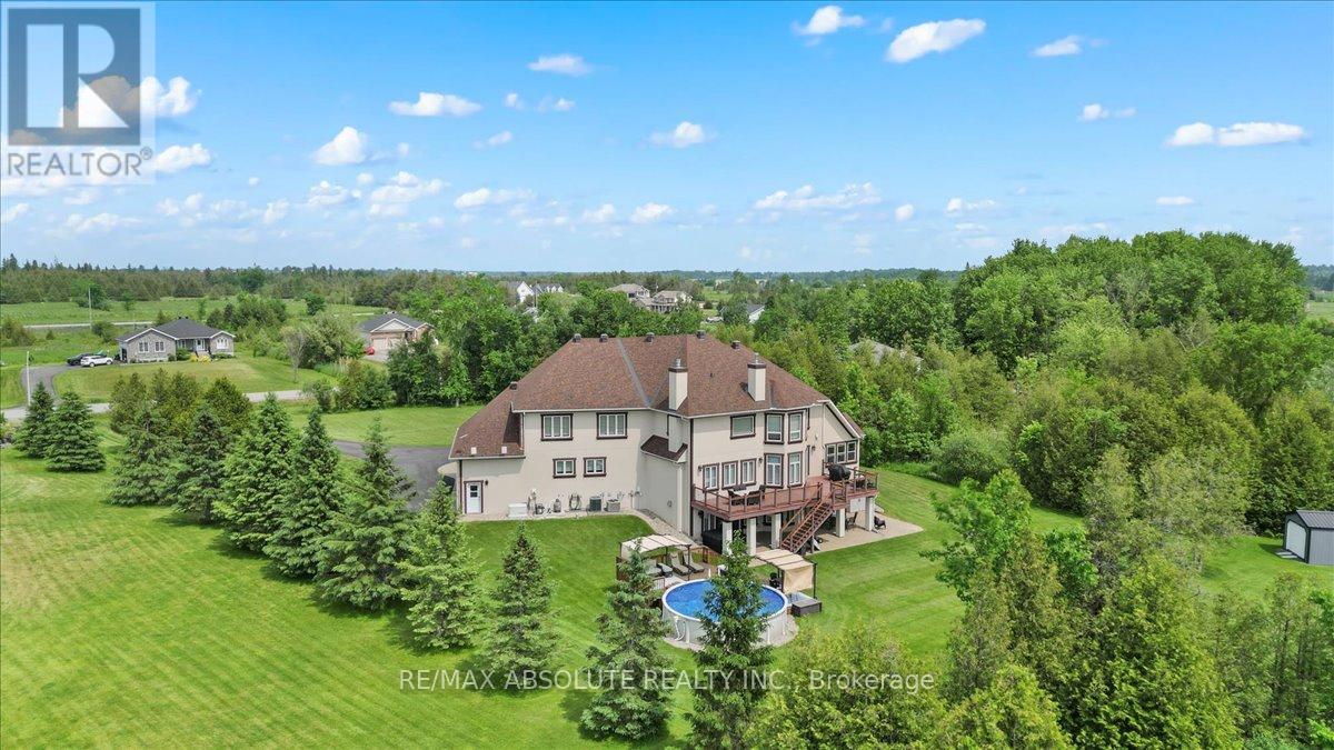 124 Biltmore Crescent, Ottawa, Ontario  K2S 2C6 - Photo 4 - X12118187
