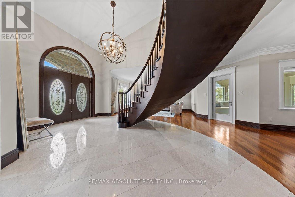 124 Biltmore Crescent, Ottawa, Ontario  K2S 2C6 - Photo 6 - X12118187