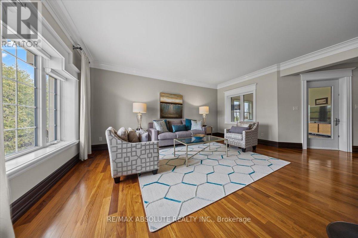 124 Biltmore Crescent, Ottawa, Ontario  K2S 2C6 - Photo 8 - X12118187
