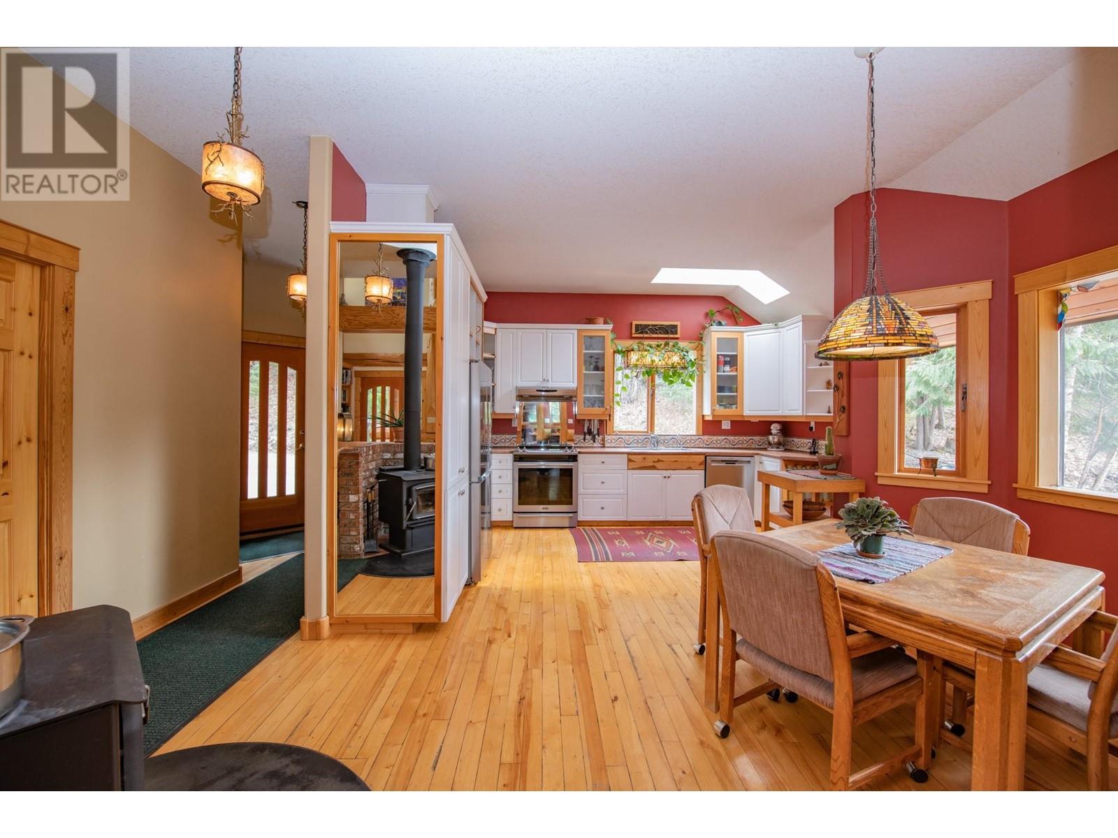 1195 Sugar Lake Road, Cherryville, British Columbia  V0E 2G2 - Photo 13 - 10345414
