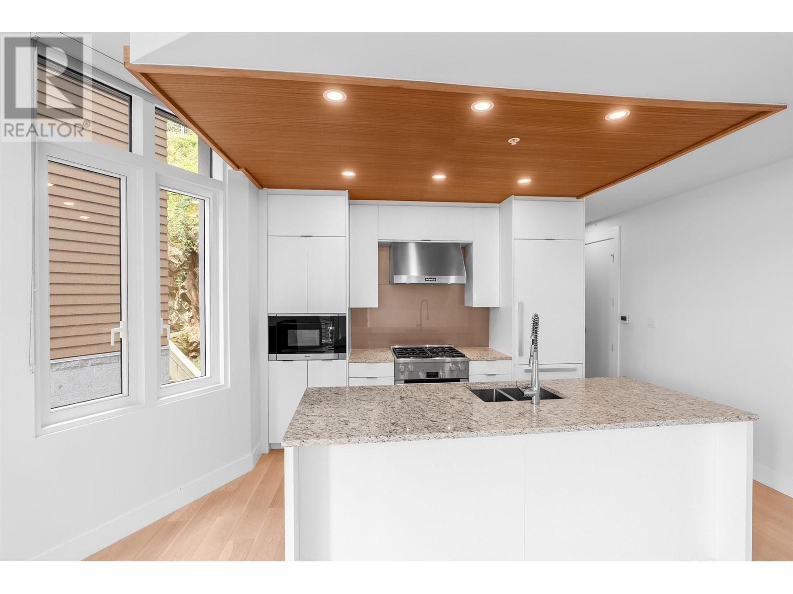 404 6699 Nelson Avenue, West Vancouver, British Columbia  V7W 2B2 - Photo 3 - R2997120