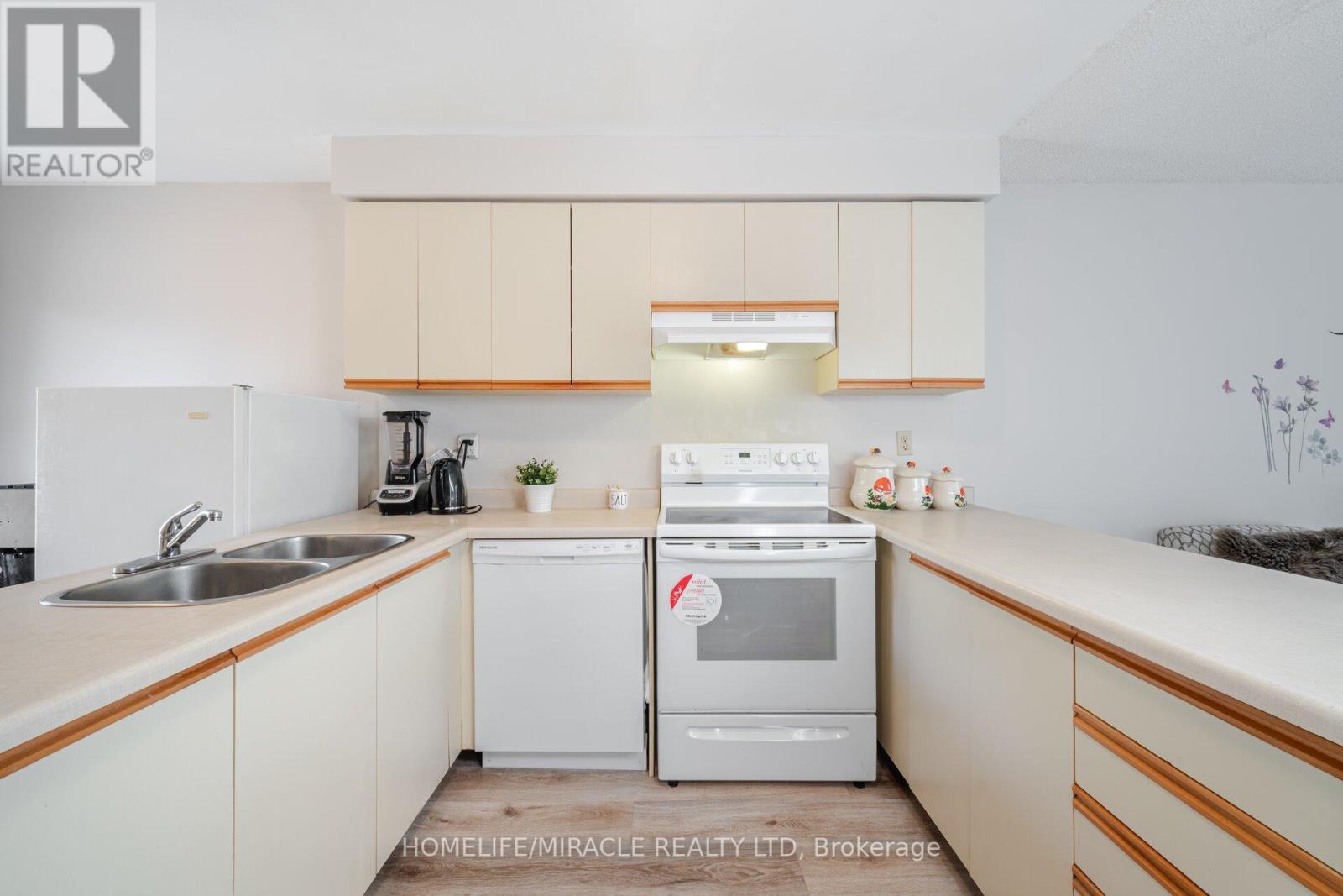 20 Wayne Nicol Dr Drive, Brampton, Ontario  L6X 4H8 - Photo 19 - W12117866