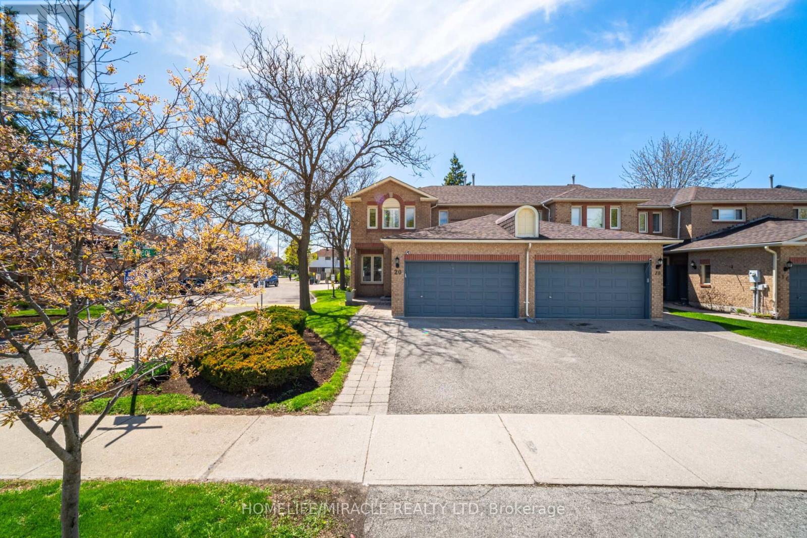 18 - 20 Wayne Nicol Drive, Brampton (Northwood Park), Ontario  L6X 4H8 - Photo 2 - W12117866