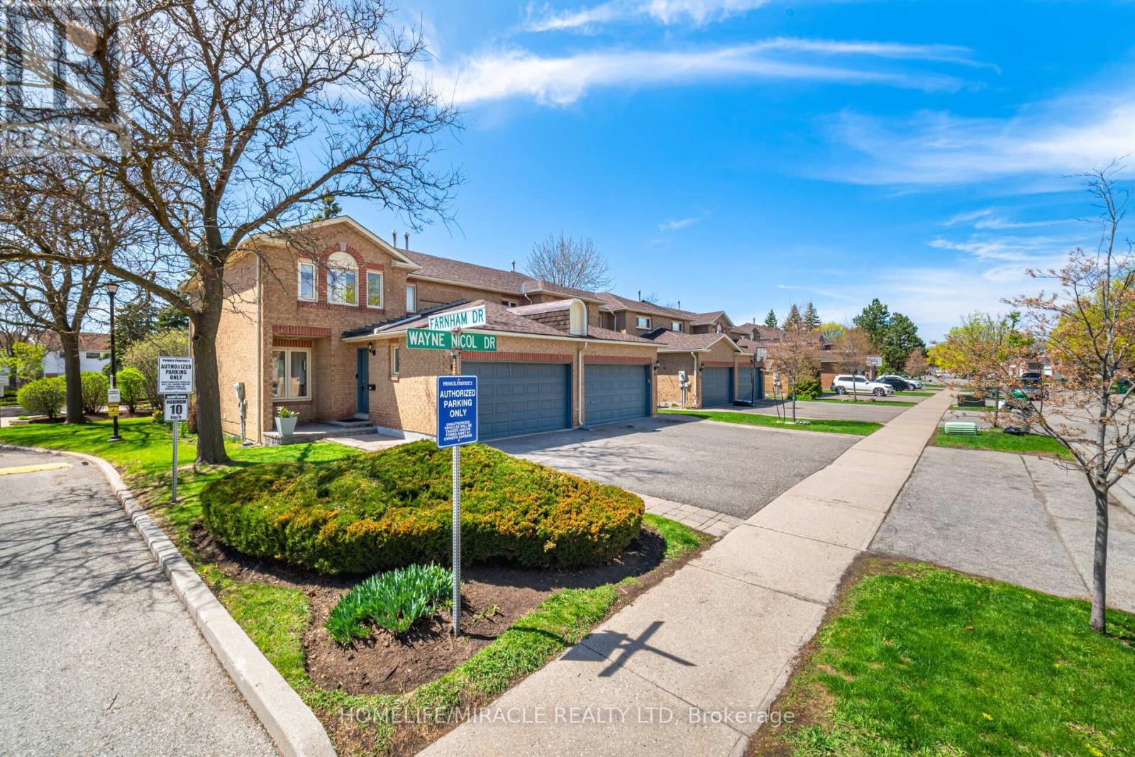18 - 20 Wayne Nicol Drive, Brampton (Northwood Park), Ontario  L6X 4H8 - Photo 4 - W12117866