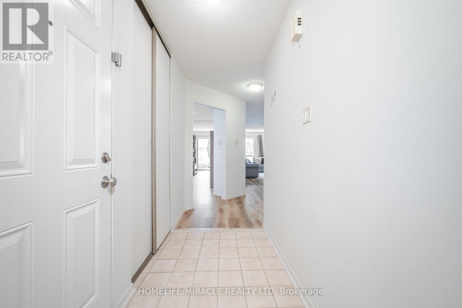 20 Wayne Nicol Dr Drive, Brampton, Ontario  L6X 4H8 - Photo 7 - W12117866