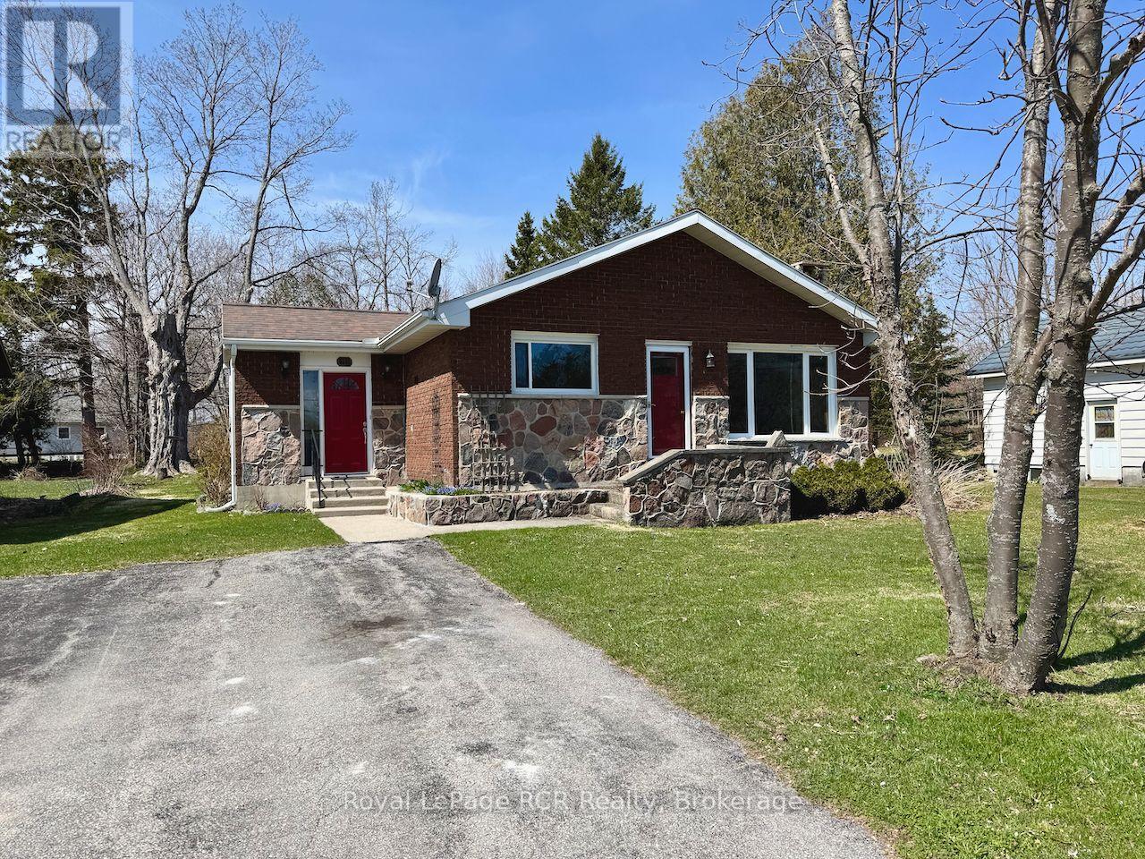 118 Main Street, Northern Bruce Peninsula, Ontario  N0H 1W0 - Photo 5 - X12118191