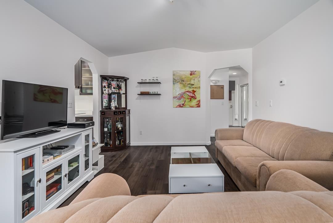 201 10584 153 Street, Surrey, British Columbia  V3R 9V1 - Photo 14 - R2997196