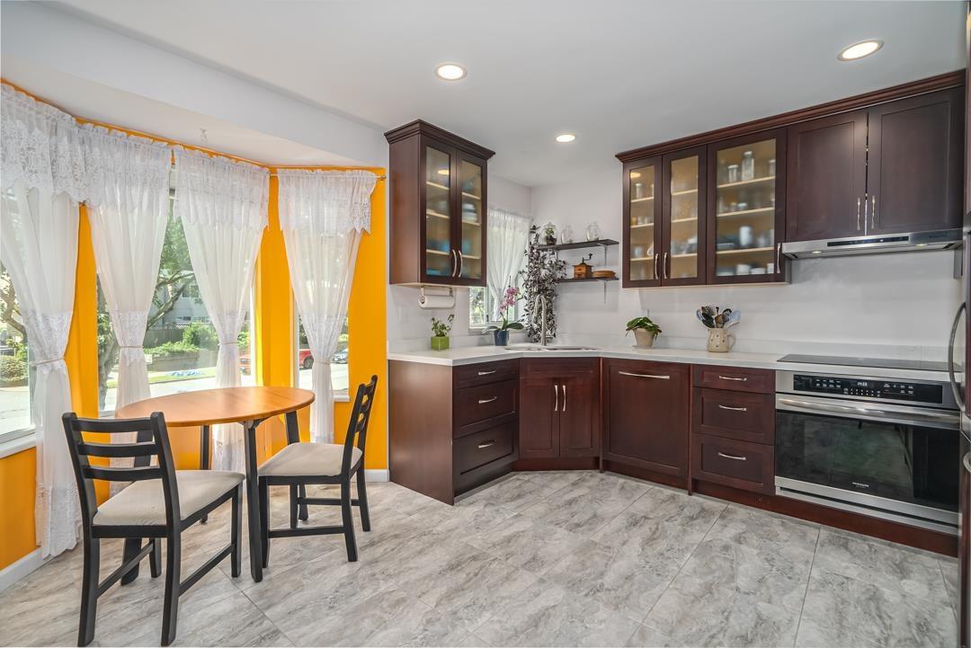 201 10584 153 Street, Surrey, British Columbia  V3R 9V1 - Photo 2 - R2997196