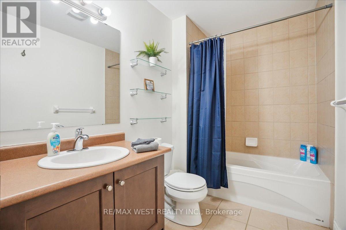 2082 Pine Street, Burlington (Brant), Ontario  L7R 1G2 - Photo 16 - W12118103
