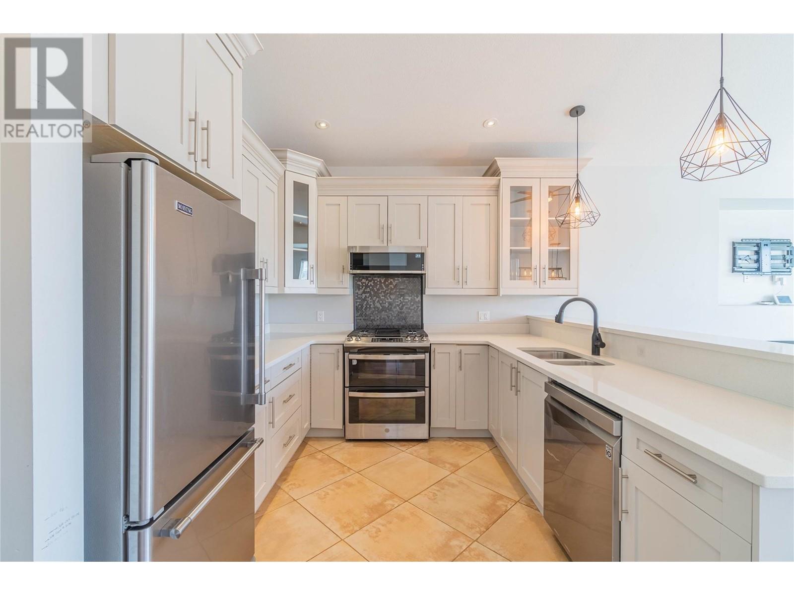 Property at 678 SETTLEMENT Road image 5