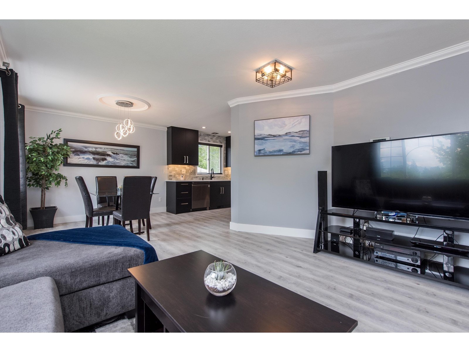 Property at 5628 THORNHILL STREET image 4