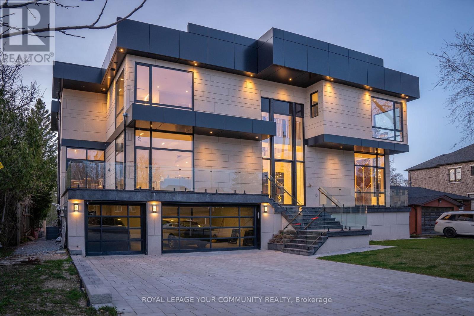 8 POPLAR DRIVE, Richmond Hill, Ontario
