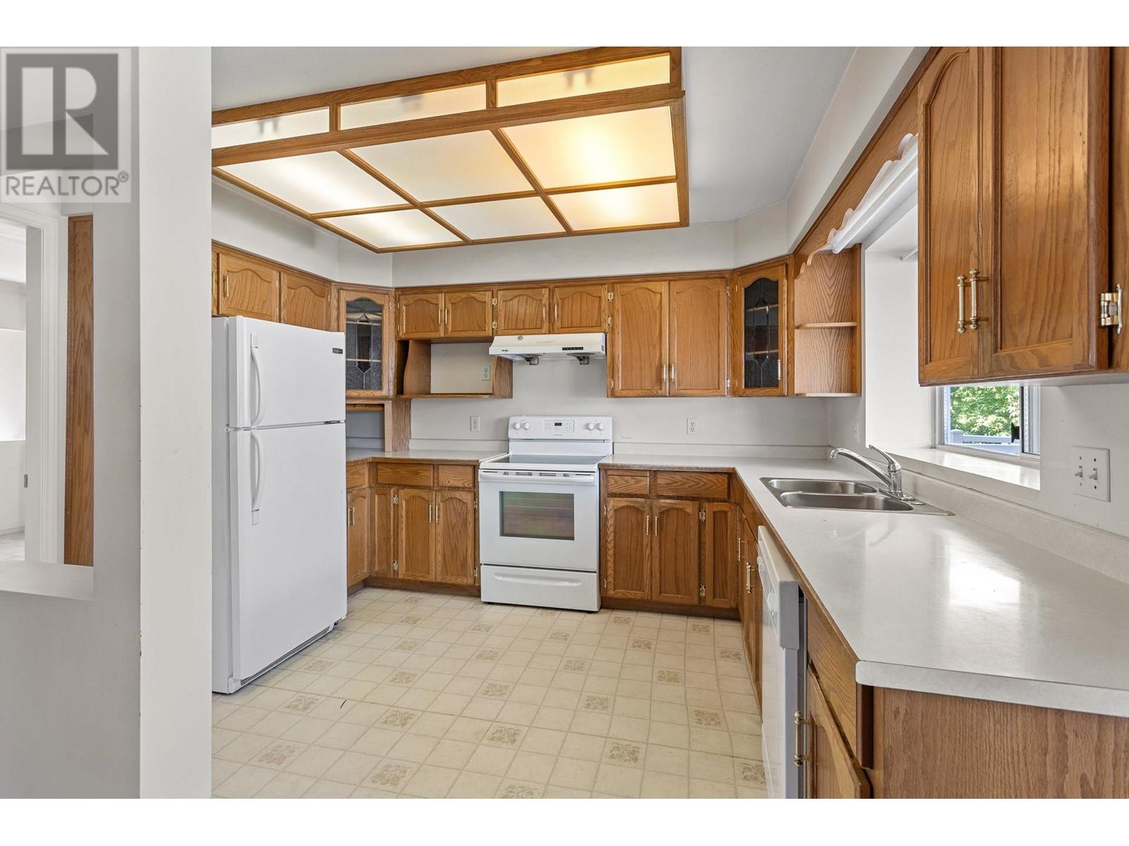 2527 Colonial Drive, Port Coquitlam, British Columbia  V3C 5X3 - Photo 11 - R2997036