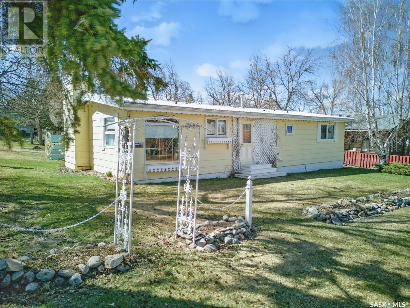 108 Richard Street, Manitou Beach, Saskatchewan  S0K 4T1 - Photo 3 - SK000151