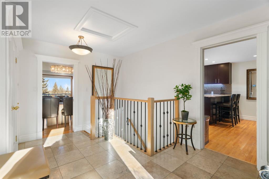 Property at 2332 Sunset Avenue SW image 4